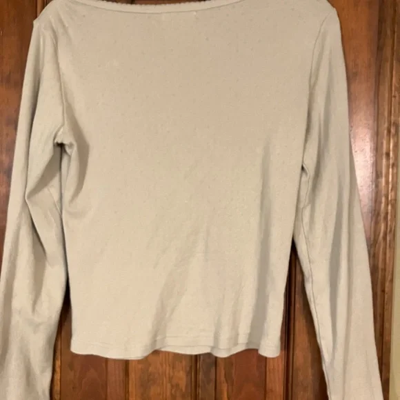 Neuflora Covington top in sage - Picture 7 of 9